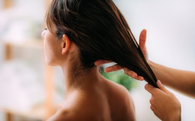 Les huiles essentielles pour faire briller les cheveux : comment les utiliser et les avantages