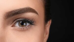 Sourcil femme