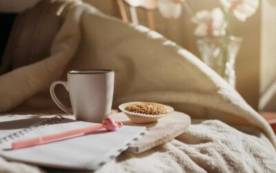 Les pratiques de bien-être à adopter au quotidien : Les rituels matinaux et les activités relaxantes pour commencer la journée du bon pied avec Rituals, The Body Shop, etc.