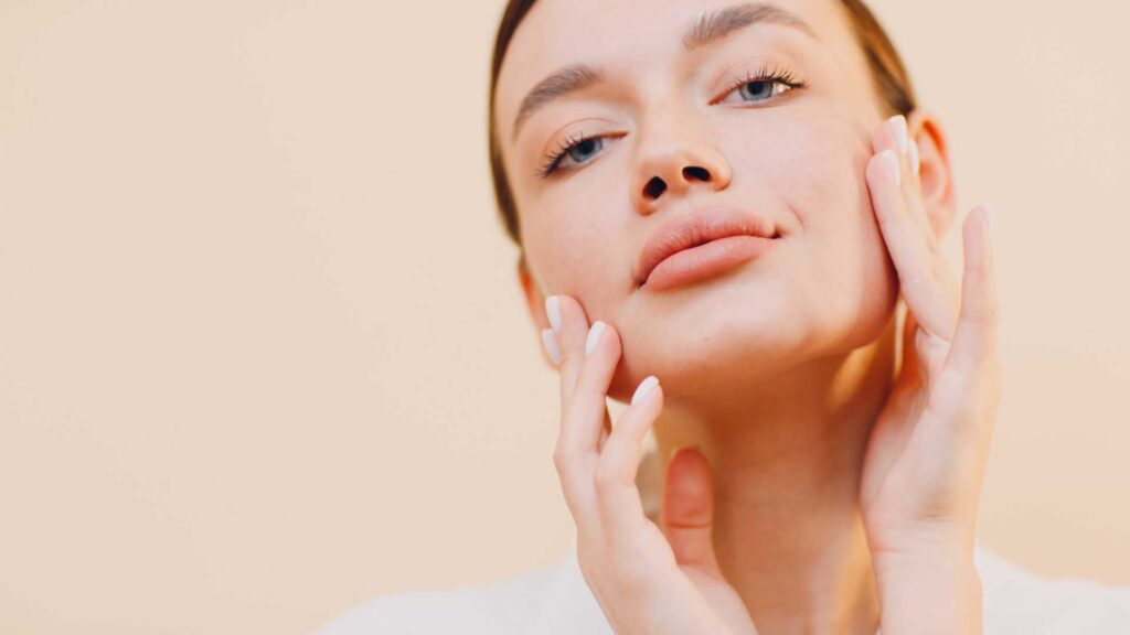 Femme avec une belle peau