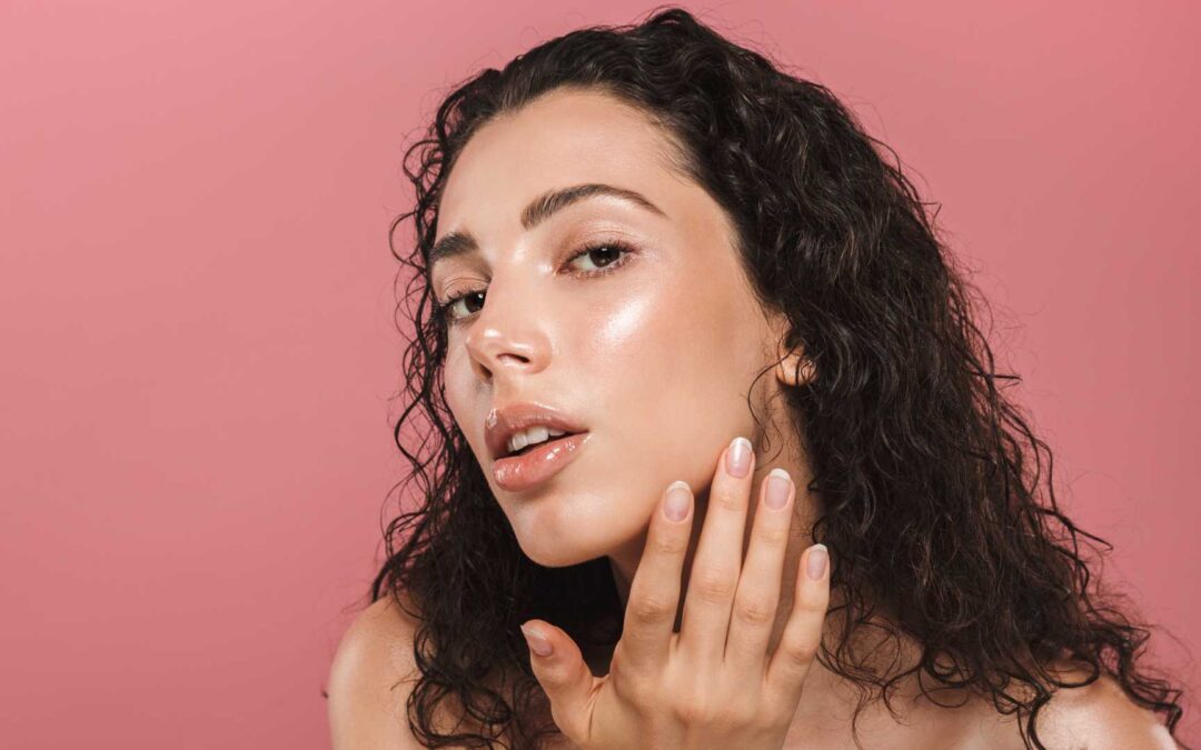Conseils pour une peau éclatante au quotidien : Les gestes essentiels pour une belle peau avec Clinique, Lancôme, etc.
