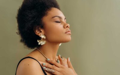 Les bienfaits de la méditation pour la santé mentale : Les techniques de pleine conscience pour réduire le stress et l’anxiété avec Petit Bambou, Insight Timer, etc.