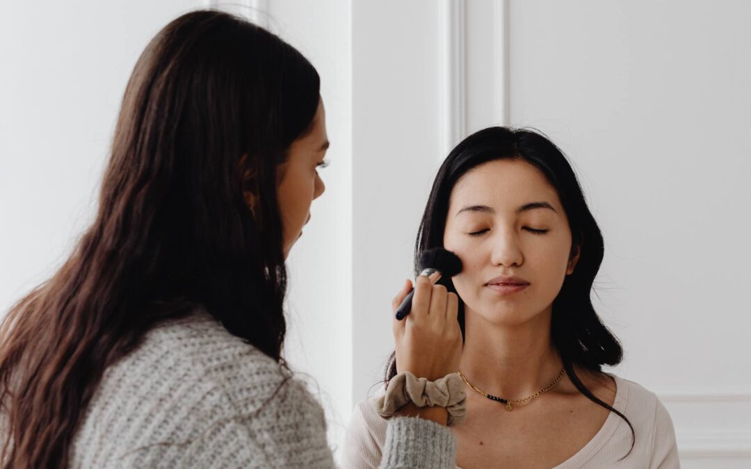 5 astuces pour prolonger la tenue de votre maquillage en été