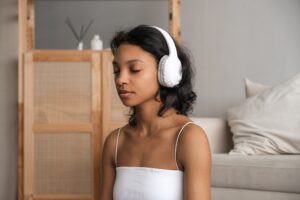 femme ecoute musique